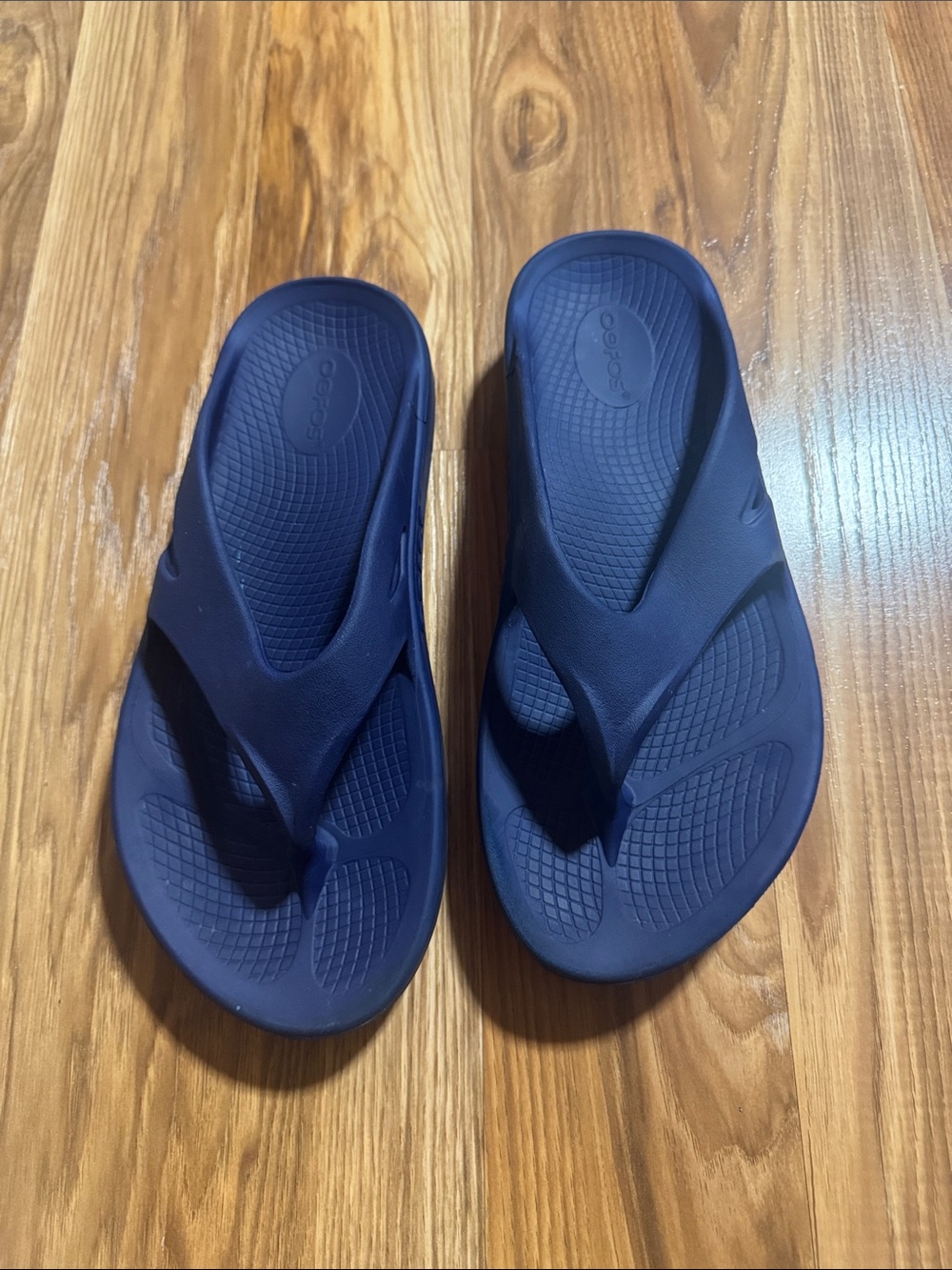 Oofos Navy Flip Flop Sandals Size Men’s 8 Women’s 10